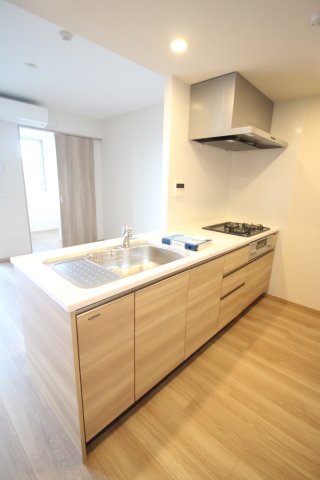 キッチン　同じ間取りの違うお部屋の写真になります。