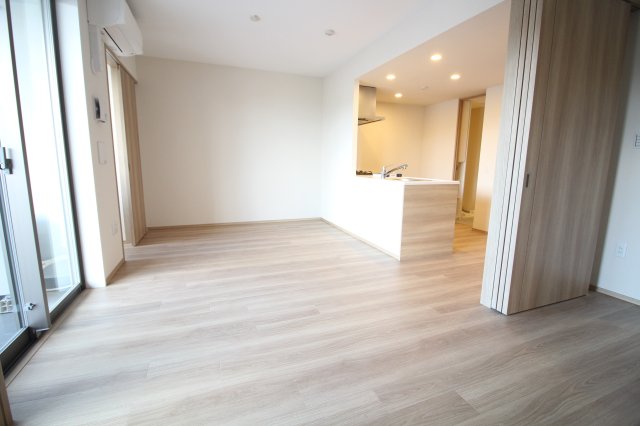 居室・リビング　同じ間取りの違うお部屋の写真になります。