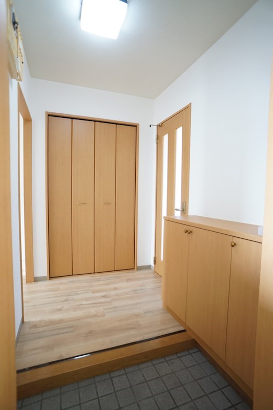 玄関　302（反転）イメージ