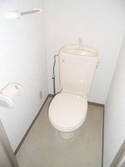 トイレ　※写真は同タイプの別室になります