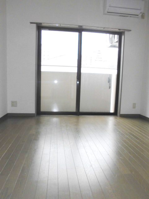 居室・リビング　※写真は同タイプの別室になります