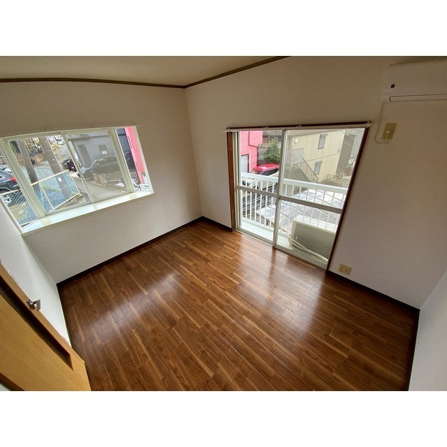 居室・リビング　角部屋・２面採光