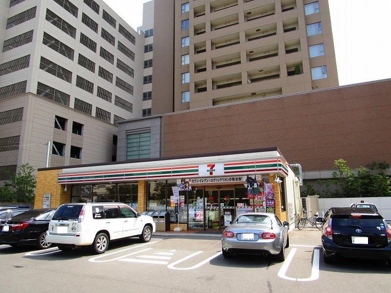 コンビニ　セブンイレブン新潟寄居町店（コンビニ）まで353m