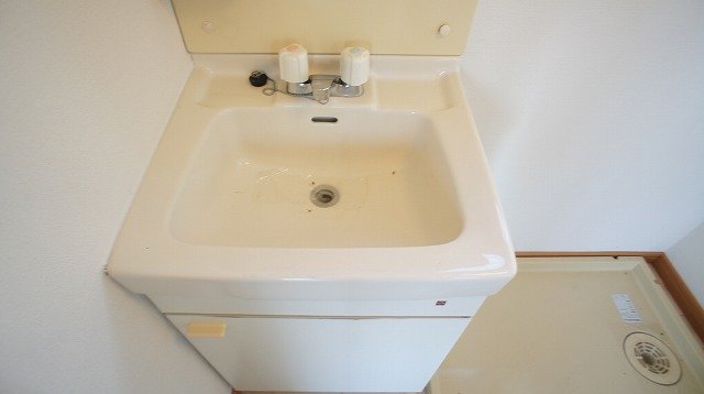 洗面設備　※別号室のお写真となります※現況優先