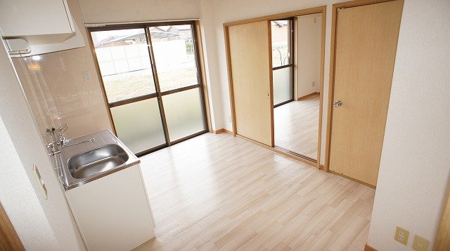 居室・リビング　※別号室のお写真となります※現況優先