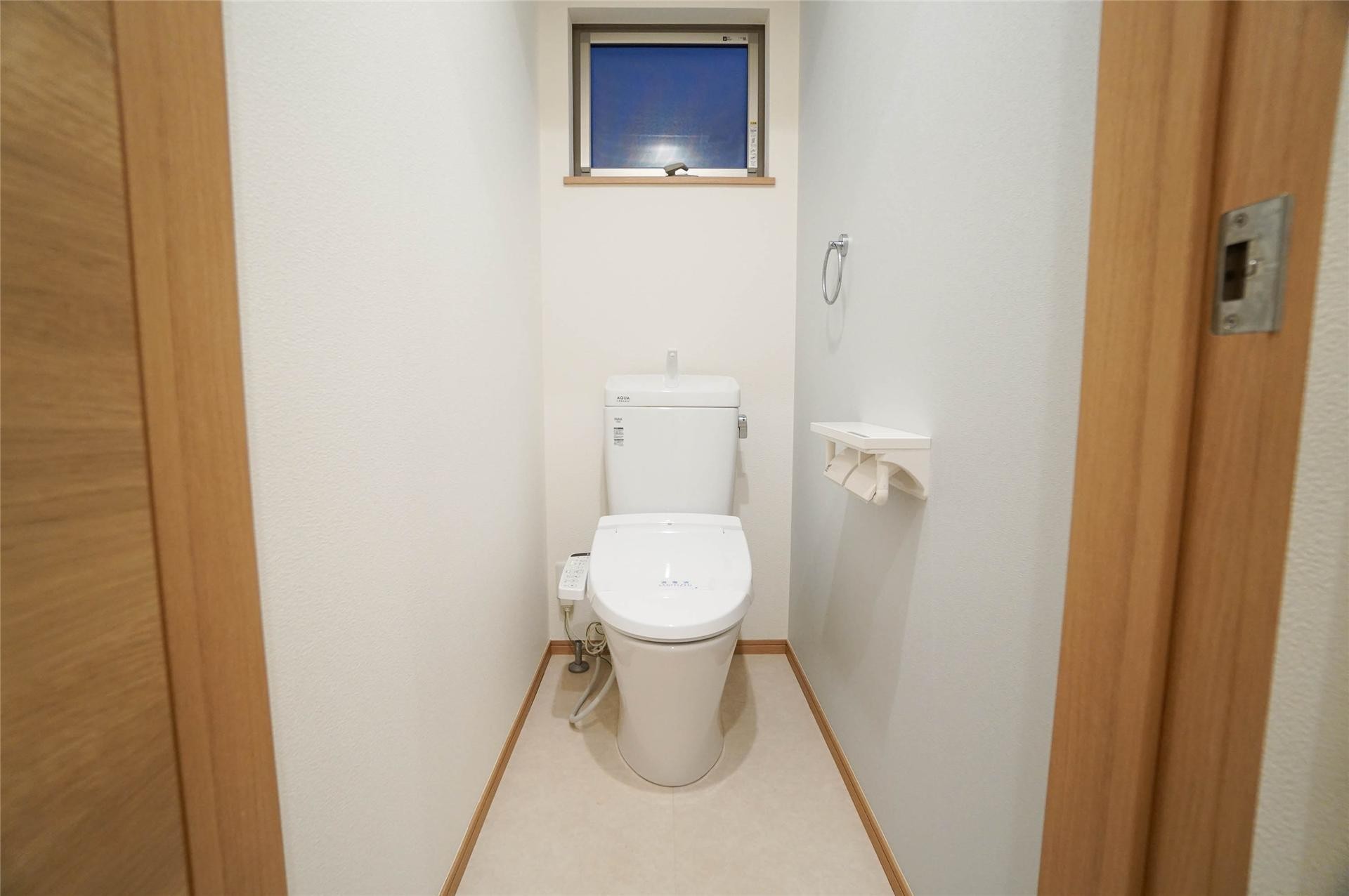 トイレ　温水洗浄暖房便座付