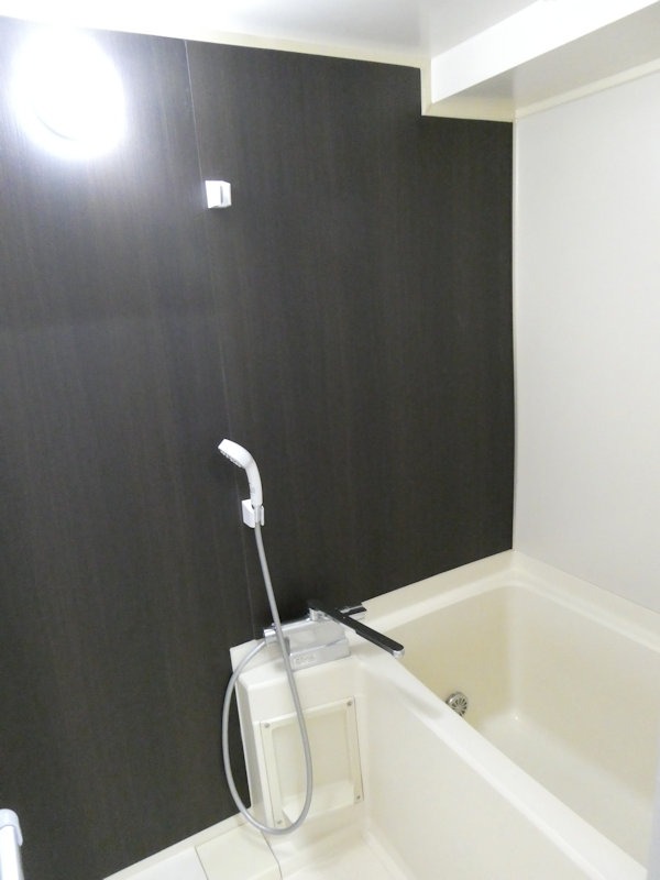 バス・シャワールーム　追い焚きバスでいつでも温かいお風呂に♪