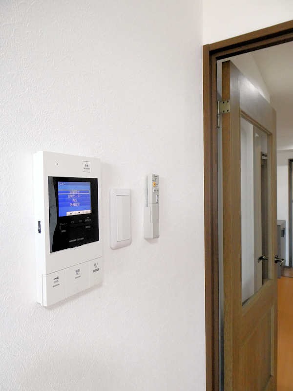 セキュリティ　急な来客にも安心のカラーＴＶモニターホン新設しました♪