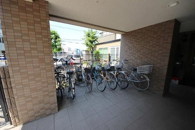 その他共有部分　屋根付き駐輪場