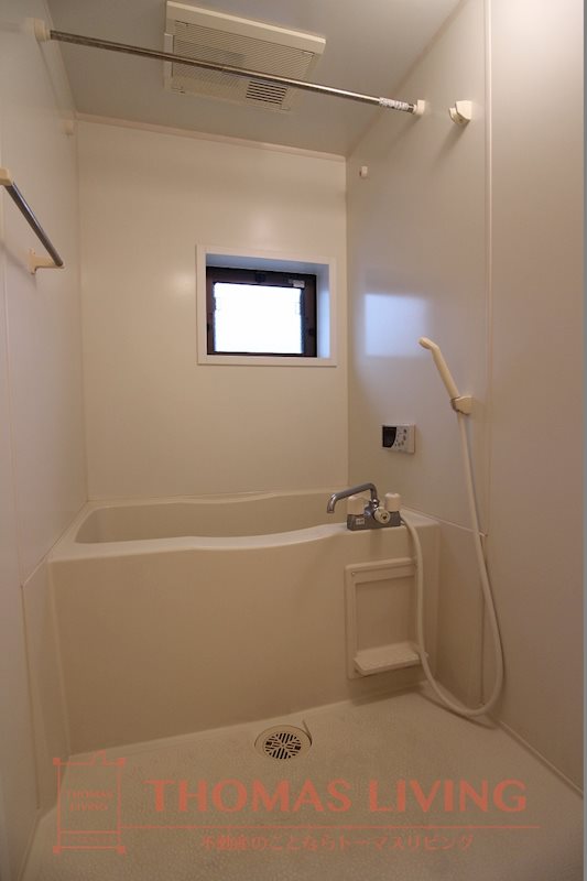 バス・シャワールーム　浴室にも窓があります