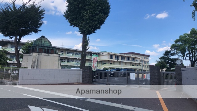 小学校　倉敷市立万寿小学校（小学校）まで1342m