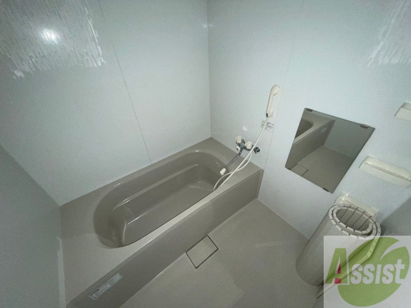 バス・シャワールーム　お風呂になります。一日の疲れを癒してくださいね。