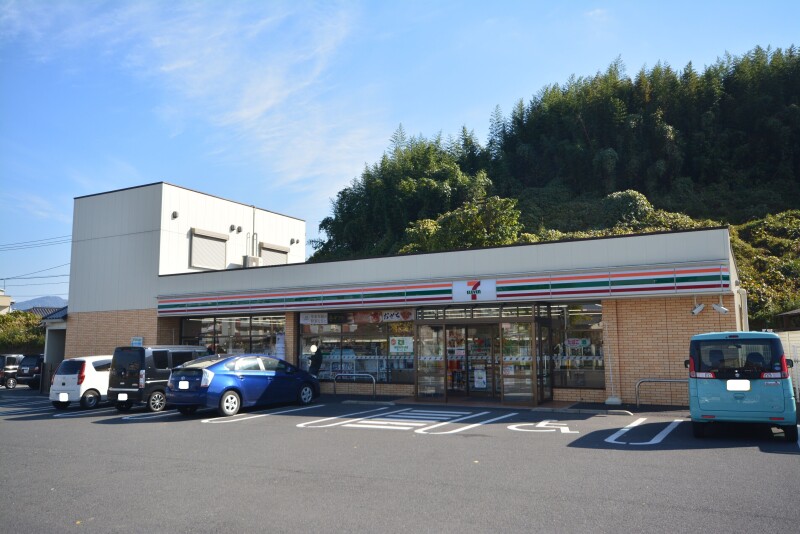 コンビニ　セブンイレブン田川伊田店（コンビニ）まで663m