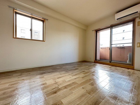 居室・リビング　※別部屋の写真です