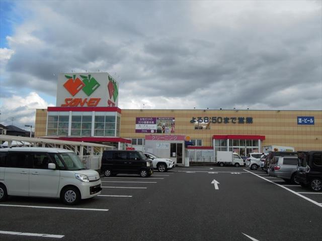 スーパー　（株）スーパーサンエー／山直店（スーパー）まで1154m