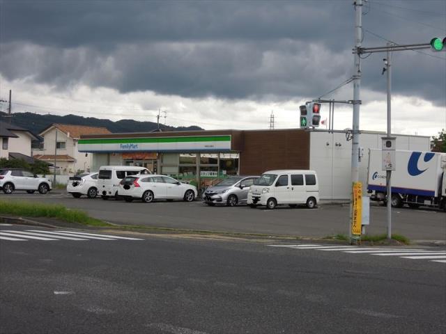 コンビニ　ファミリーマート（コンビニ）まで1161m