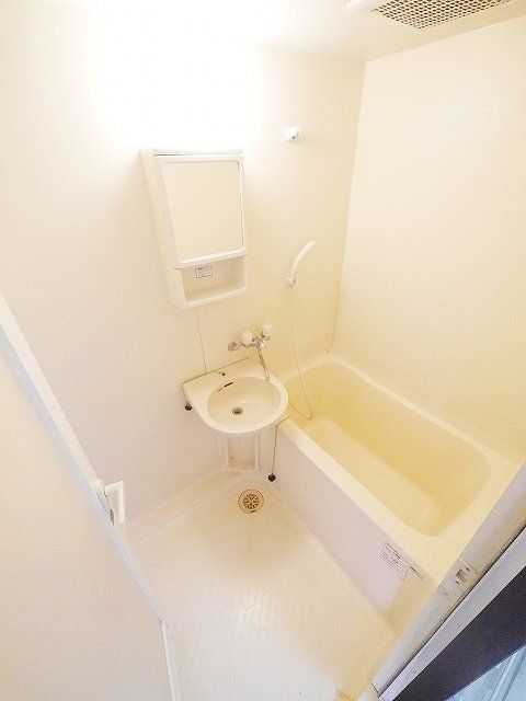 バス・シャワールーム　★きれいな浴室★