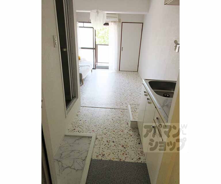 その他部屋・スペース　玄関からの様子です・