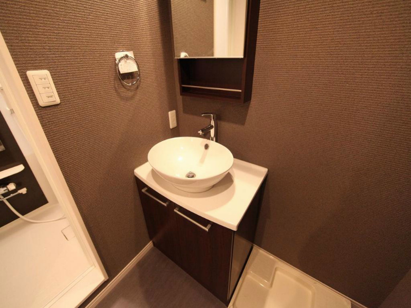 洗面設備　脱衣所　デザイン独立洗面台　洗濯機用意できます　イメージ写真