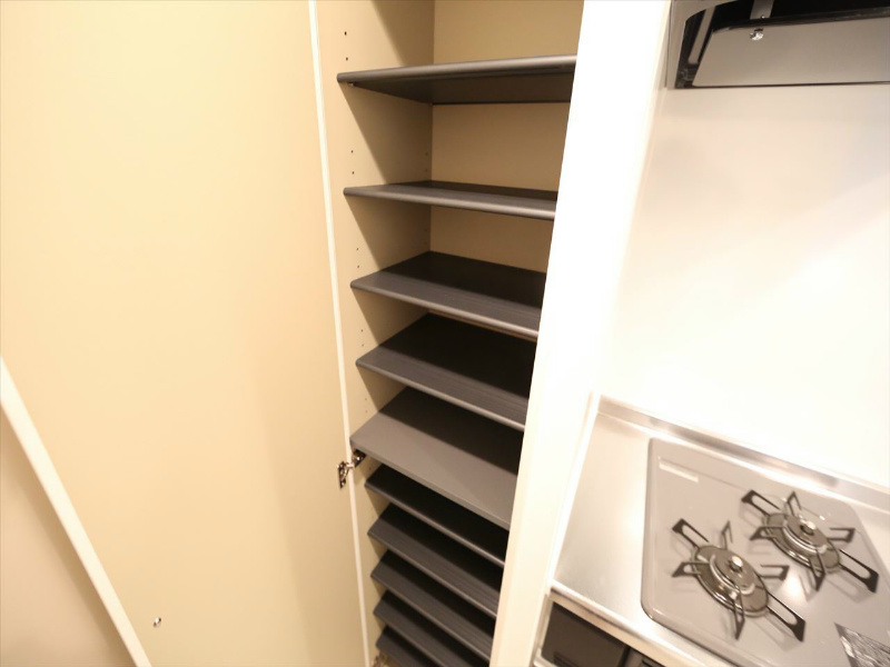 玄関　玄関　シューズボックス付(収納充実してます）イメージ写真