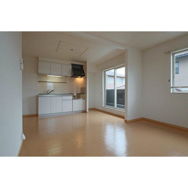 居室・リビング　同じ建物の別のお部屋