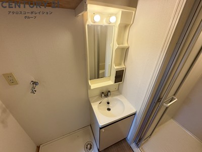 洗面設備　浴室内に洗面台付き！