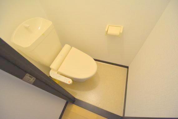 トイレ　清潔感のあるトイレは、誰もがリラックスできる空間です。