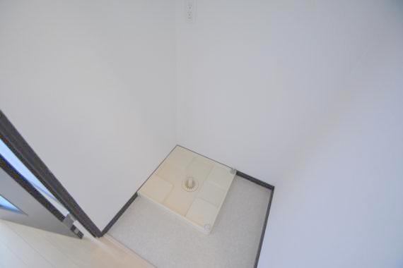 その他設備　室内に洗濯機置場があれば雨の日でも濡れる心配がございませんね