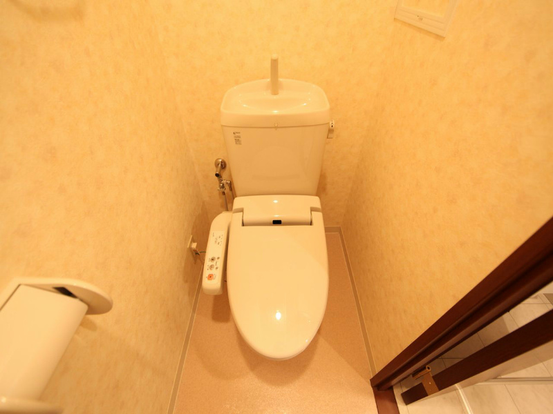 トイレ　温水洗浄便座付トイレ