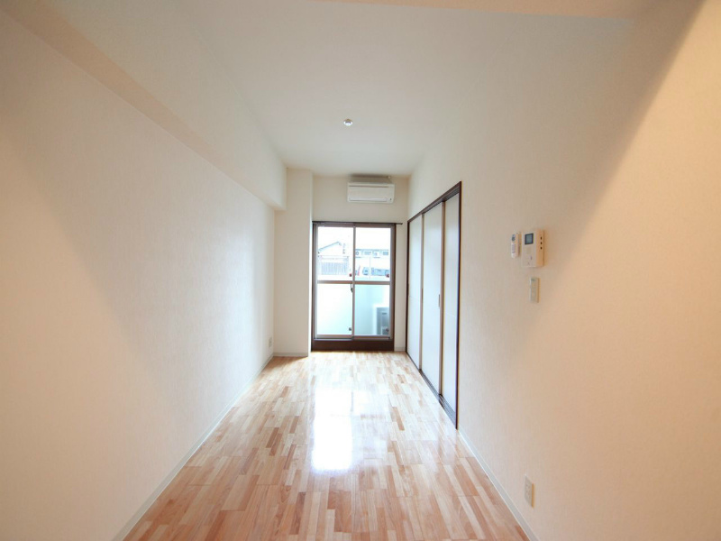 バルコニー　ＬＤＫ10.3帖　エアコン完備　南面バルコニー