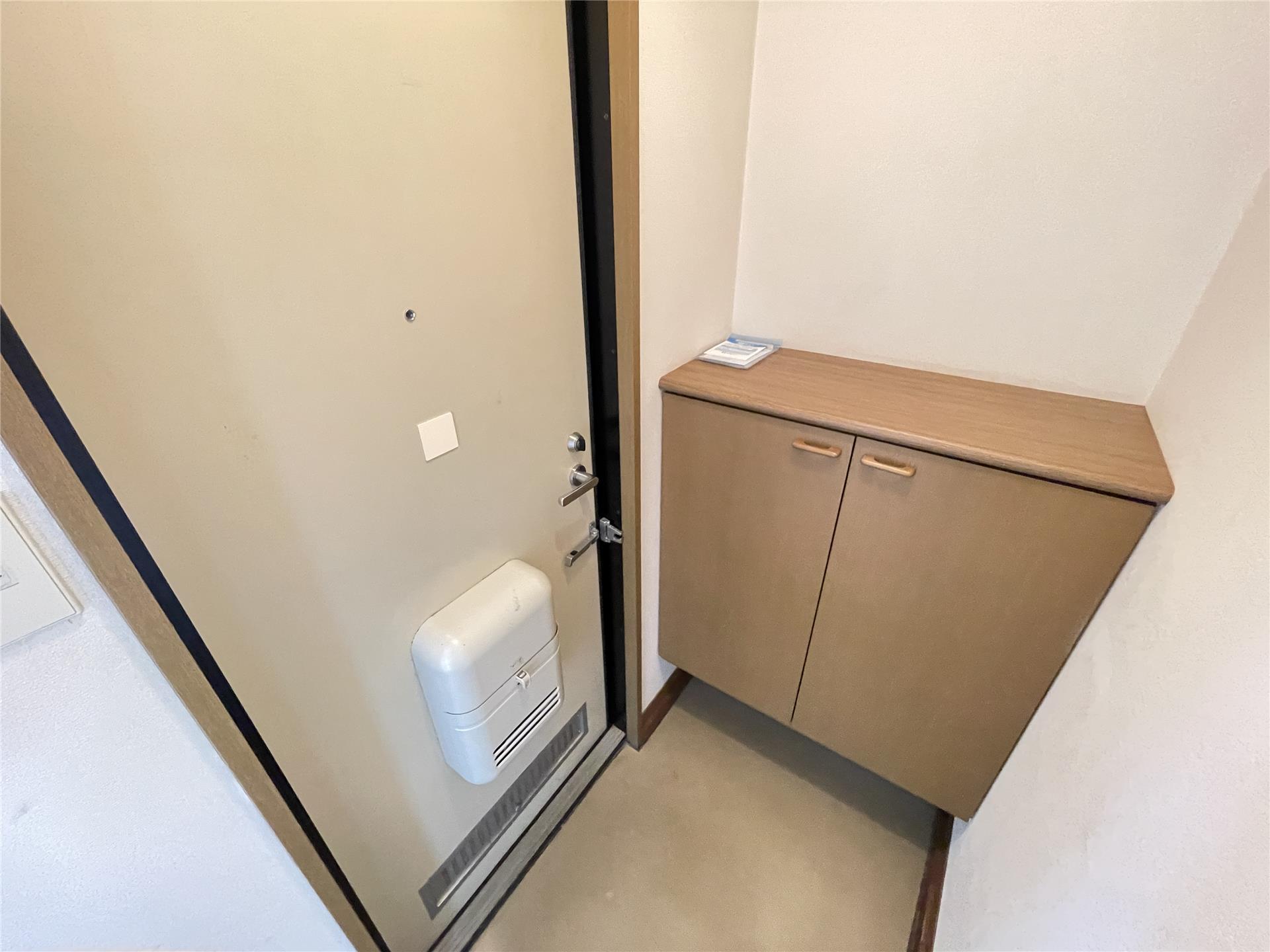 玄関　下駄箱付きの玄関です♪