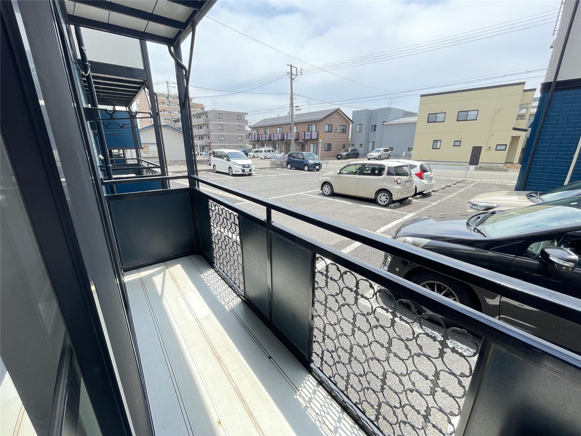 バルコニー　洗濯物が干せるバルコニー付き♪