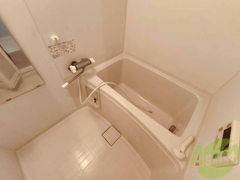 バス・シャワールーム　お風呂になります。一日の疲れを癒してくださいね。