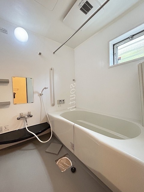 バス・シャワールーム　浴室乾燥機付きのお風呂