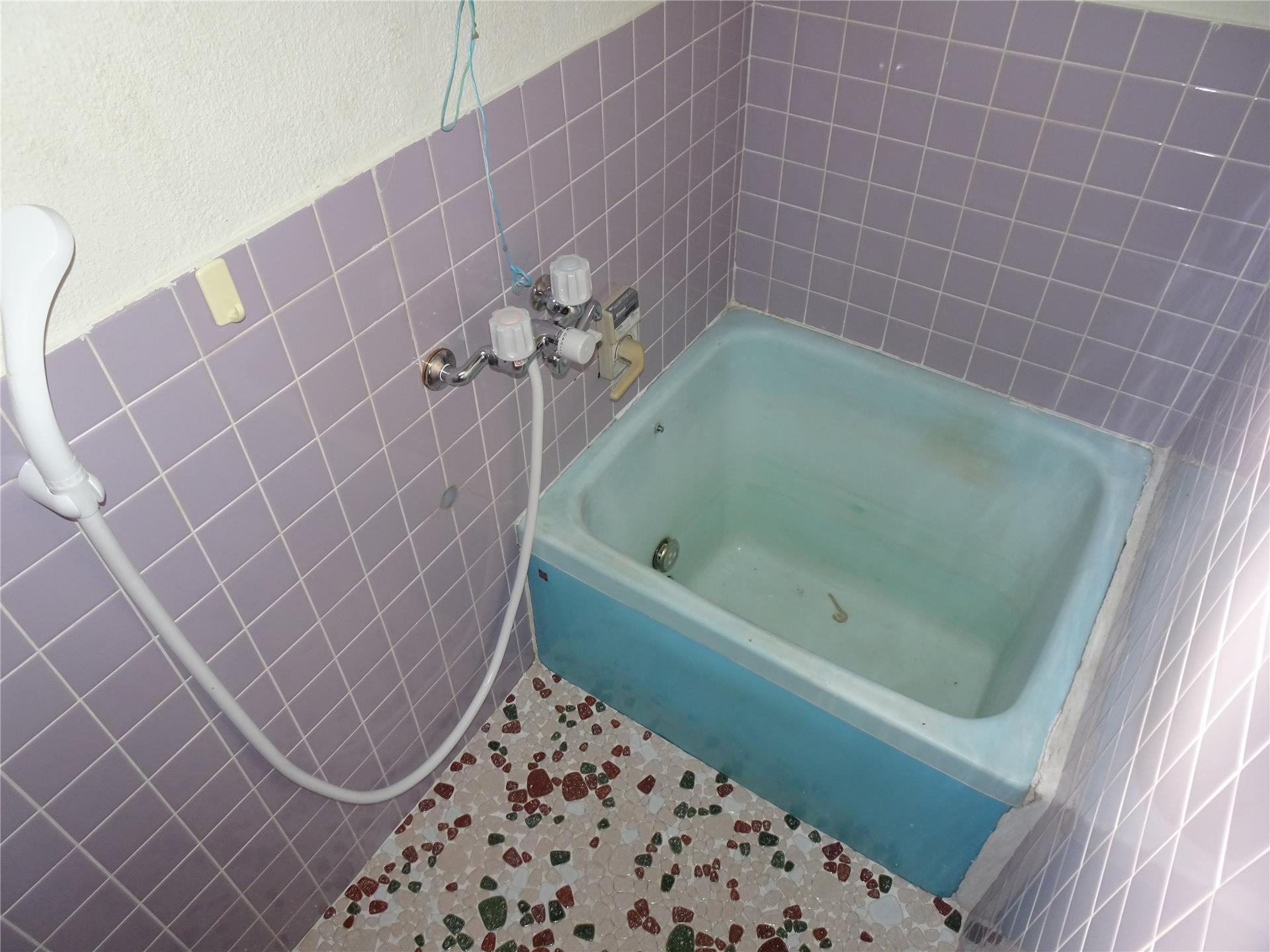 バス・シャワールーム　すぐに入浴できるシャワー付きのバスルームです♪