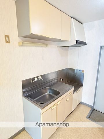 ＪＲ東海道本線 磐田駅 バス乗車時間：26分 最寄りバス停で下車 徒歩23分 2階建 築34年のキッチン写真