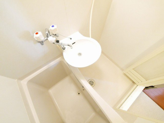 洗面設備　コンパクトで使いやすい洗面所です