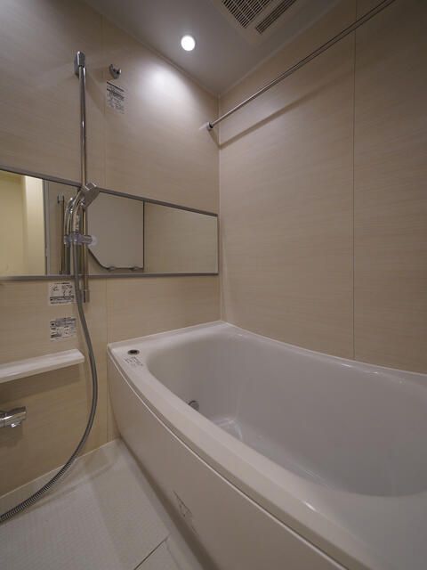 バス・シャワールーム　写真は同タイプ住居です。