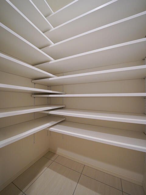 収納　写真は同タイプ住居です。