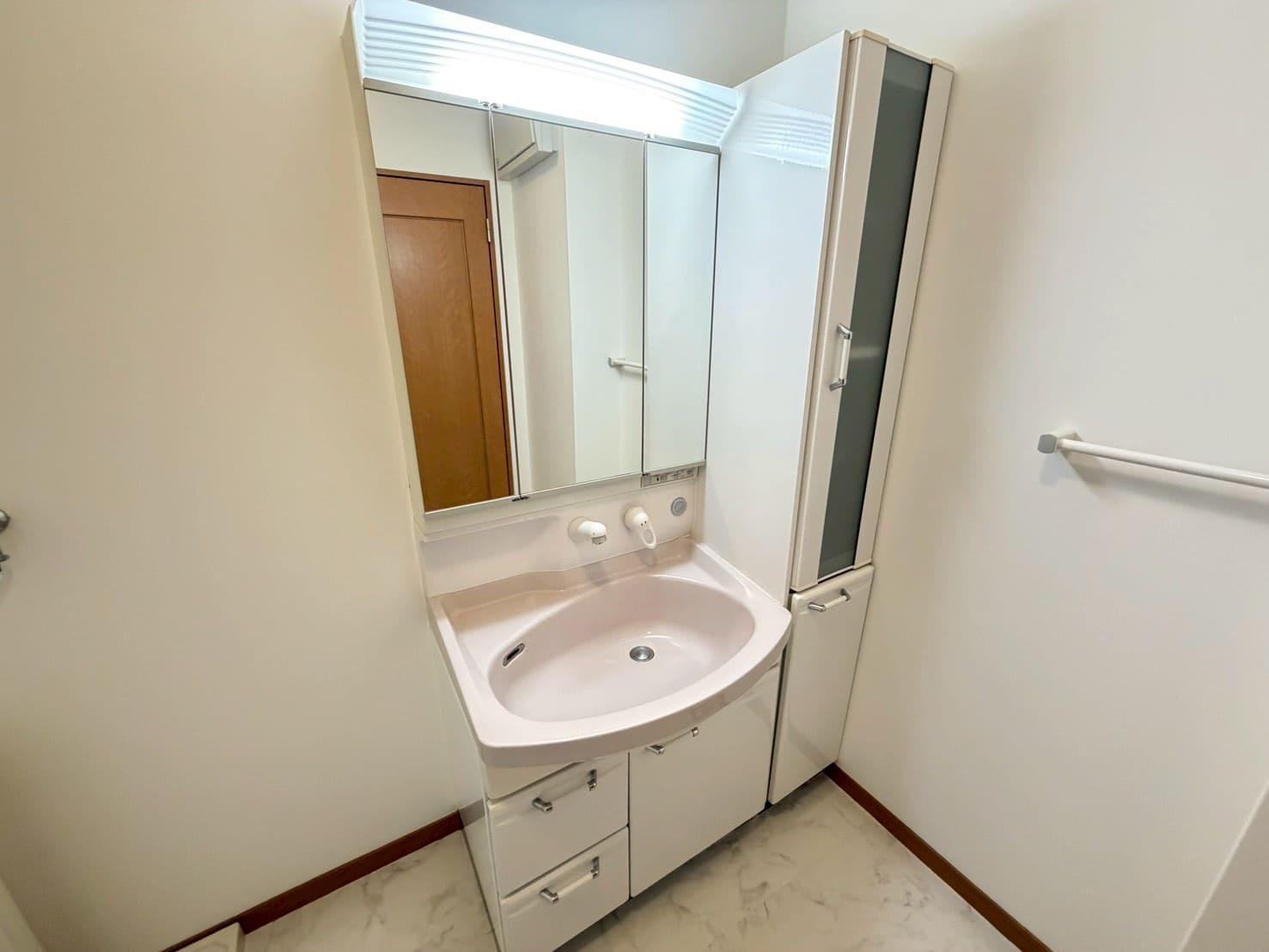 洗面設備　独立洗面台