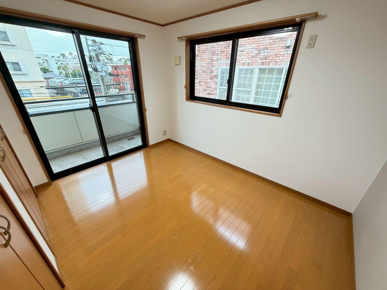 その他部屋・スペース　バルコニー側洋室