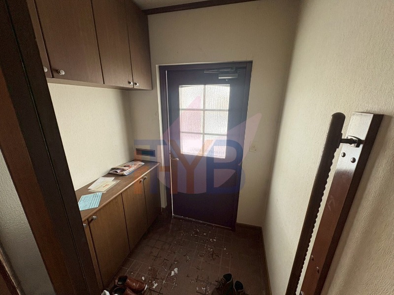 玄関　リフォーム中です