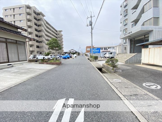 その他　前面道路（その他）まで0m