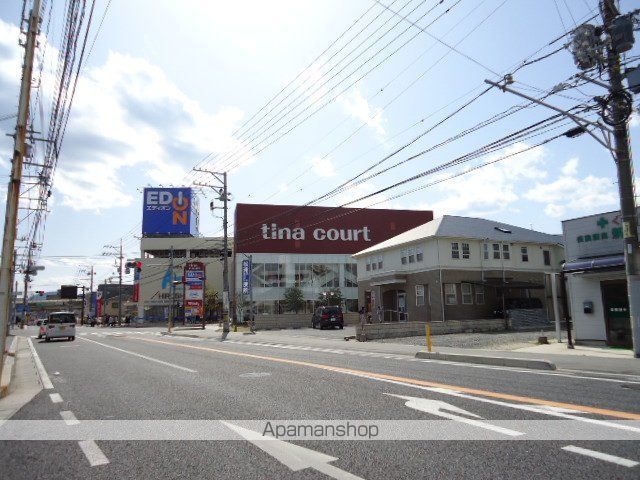 その他　Ｔｉｎａ　Ｃｏｕｒｔ（その他）まで571m