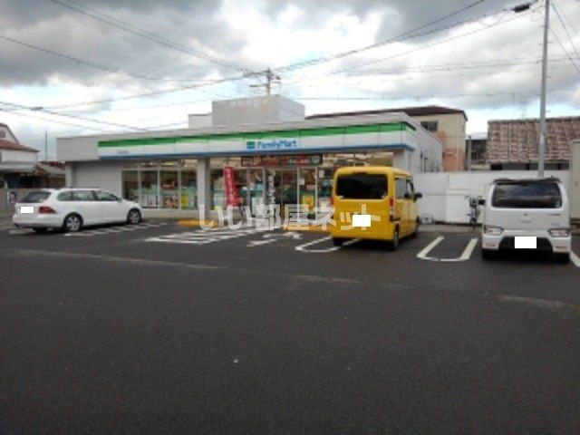 コンビニ　ファミリーマート 新居浜泉池店（コンビニ）まで200m