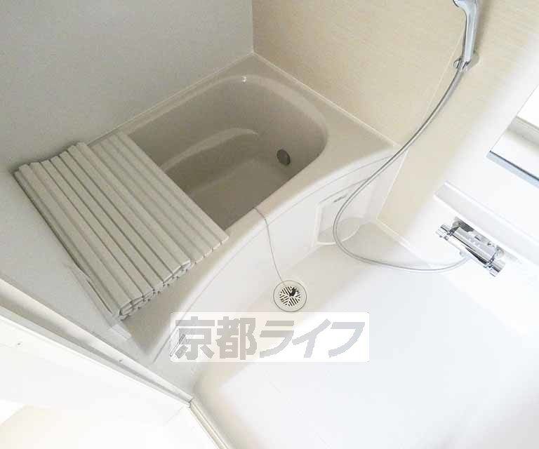 バス・シャワールーム　清潔感のあるバスルーム。