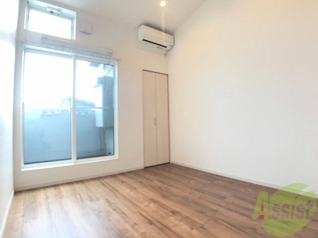 その他部屋・スペース　明るい光が差し込む素敵なお部屋ですね～。