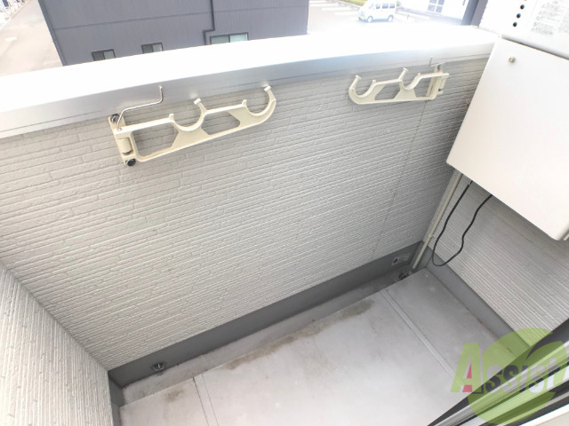 バルコニー　お天気のいい日はバルコニーで洗濯物も干せますよ。