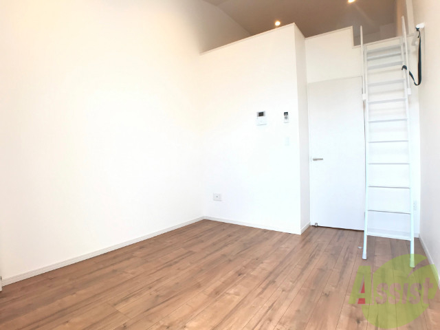 居室・リビング　ロフトがあるので空間が広く見えていいですね～。