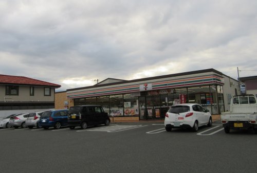 コンビニ　セブンイレブン甲斐富竹新田店（コンビニ）まで268m
